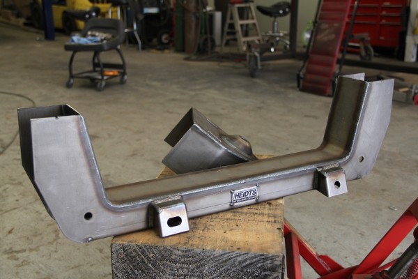 Heidt's crossmember for an engine in a hotrod frame