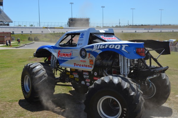 bigfoot monster truck in summit racing livery