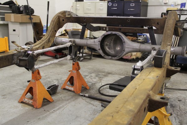 ford 9 inch rear end empty housing in a hot rod chassis