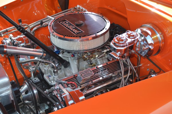 v8 engine with chrome ribbed Edelbrock dress up parts