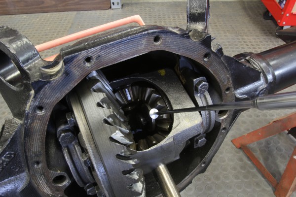 installing c clips into a gm rear axle on jackstands