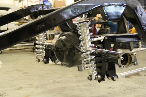 a ford nine inch rear end installed on a hot rod chassis