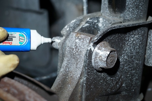 marking bolt location on a subaru spindle nut
