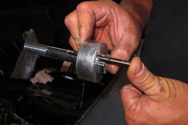 tool for pinning the crank harmonic balancer on a gm ls engine