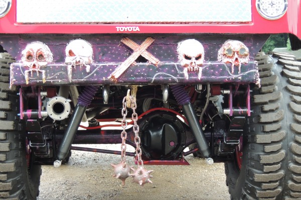 custom rear bumper skulls on a 1977 toyota land cruiser FJ