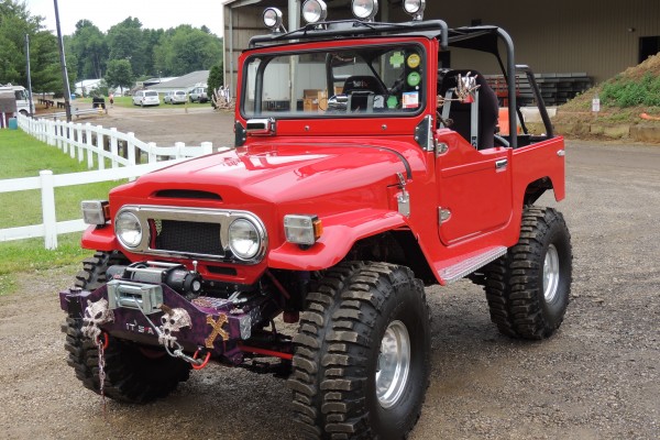 hot rodded 1977 toyota land cruiser FJ custom
