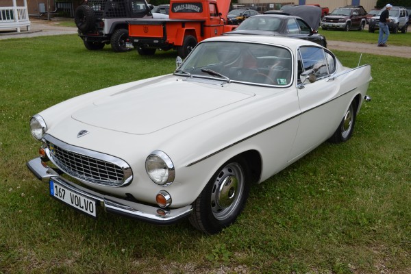white 1967 volvo p1800 sports car coupe