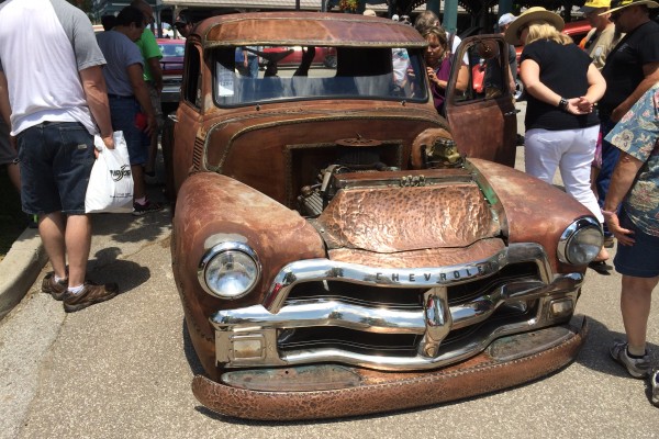 hammered finish on a custom chevy show truck