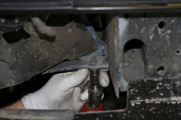 Removing cross braces from the front of a Jeep Cherokee XJ
