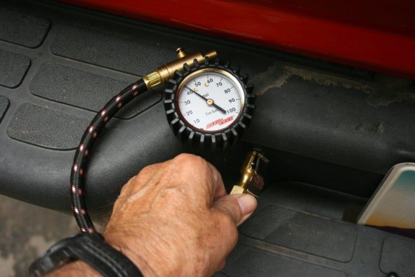 checking air lines for on-board compressor system