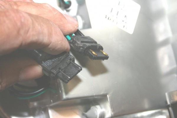 comparing trailer harness wiring plugs