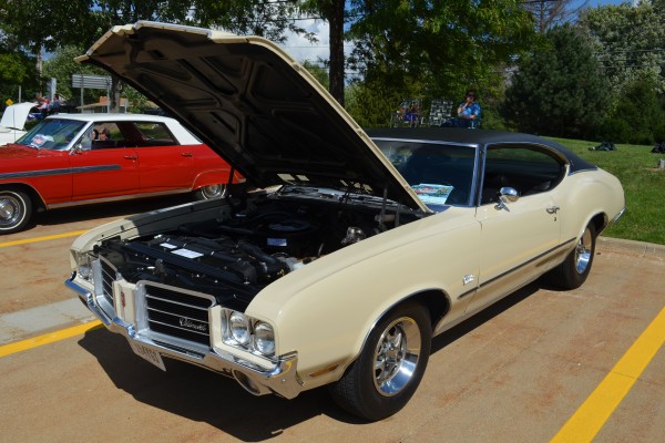 1971 Oldsmobile cutlass fastback coupe