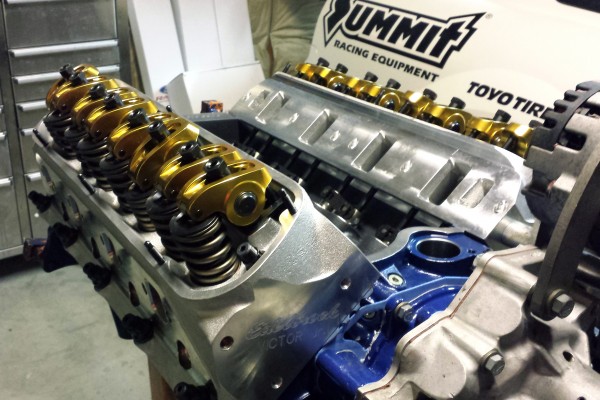 Ford 363 engine with Edlebrock Victor Jr Heads
