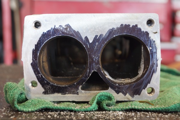 close up of mating service on a tpi intake plenum