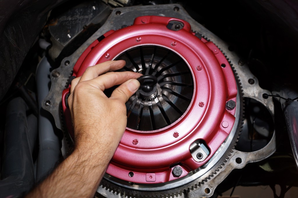 clutch install tool in place