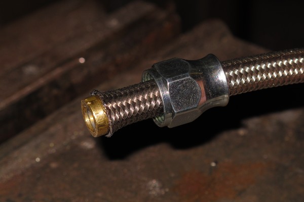 close up of a custom cut hose assembly end