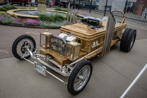 dragula hotrod coupe dragster from the Munsters
