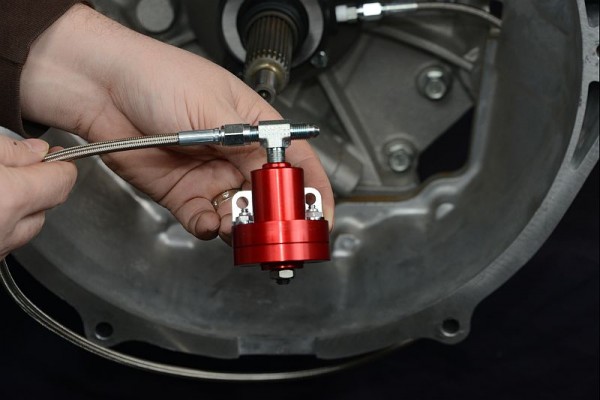 hydraulic throwout bearing