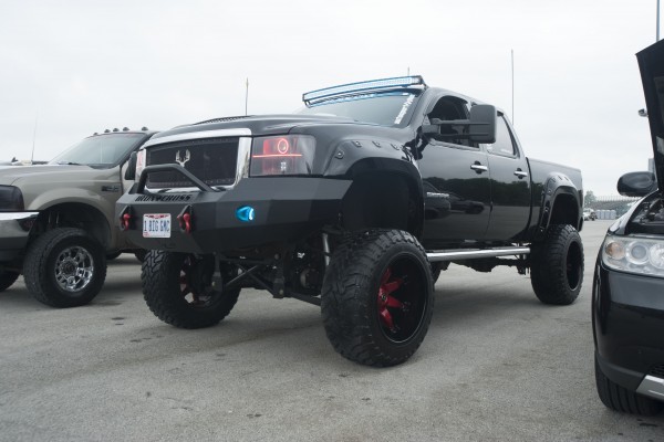 lifted gmc sierra pickup truck
