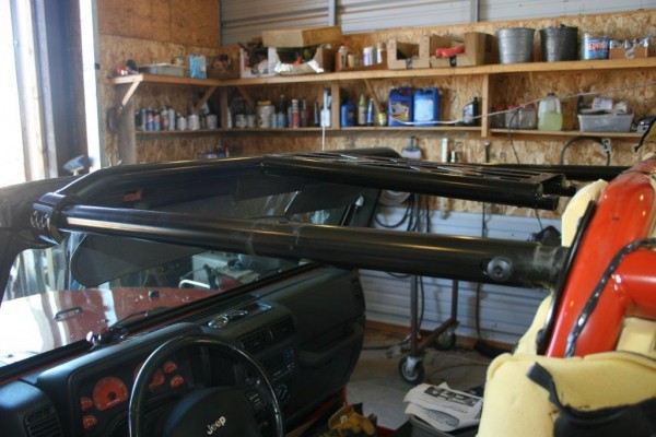 front crossbar brackets on an aftermarket jeep wrangler