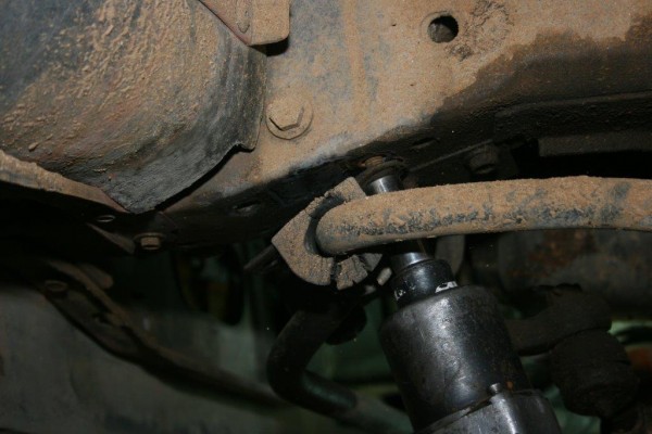 cracked sway bar bushing on a jeep cherokee xj