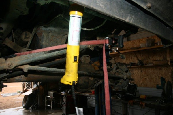 using a ratchet strap to align track bar of a jeep cherokee xj