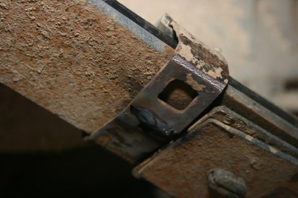 leaf spring clip on a jeep cherokee xj
