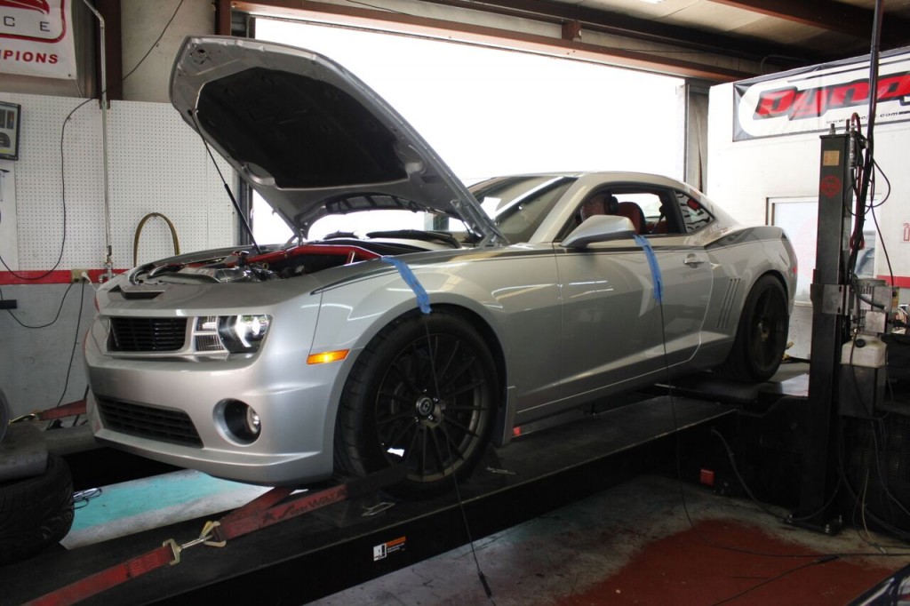 5th-gen camaro on chassis dyno