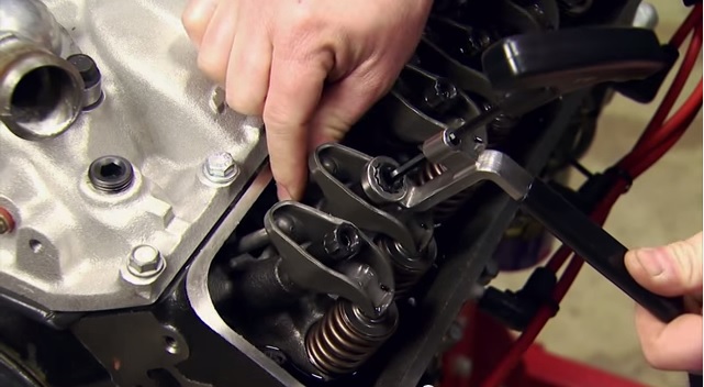 adjusting lifter preload on a rocker arm