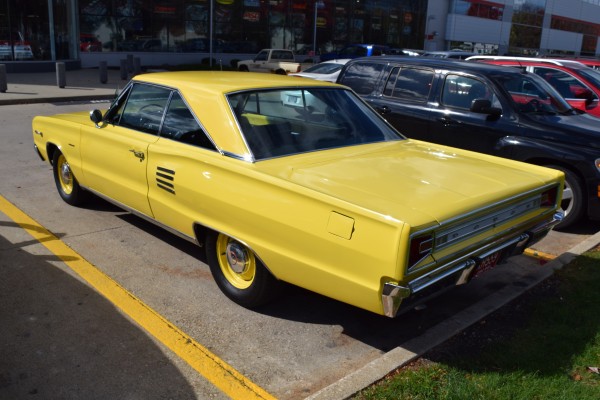 1966 Dodge Coronet 500, driver side rear quarter view