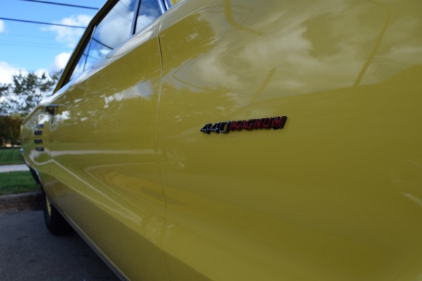 440 magnum fender emblem on a 1966 Dodge Coronet 500