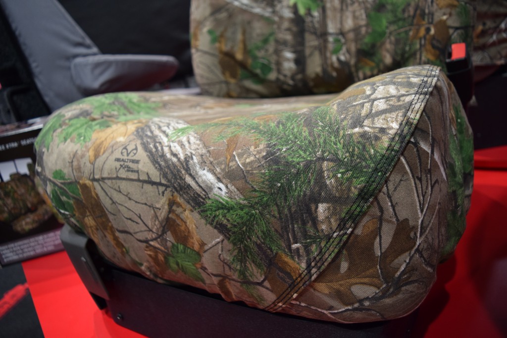 Carhartt Realtree Xtra Seatsavers, front edge