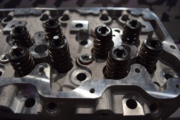 edelbrock duramax cylinder head on display at SEMA 2015