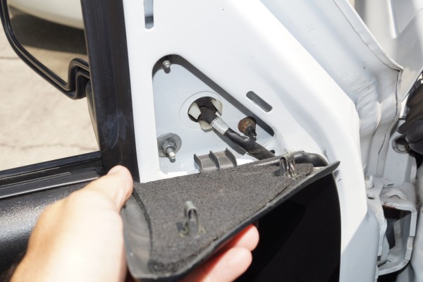 side mirror mounting screws on a chevy silverado