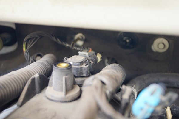 sensor plug connector installed in an engine