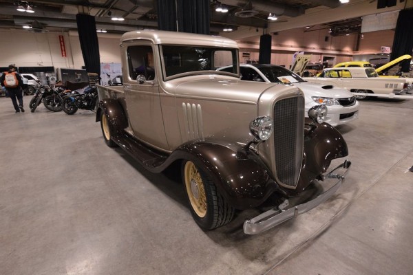 vintage chevy truck from prewar era