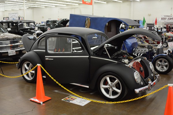 volkswagen vintage beetle with engine in front