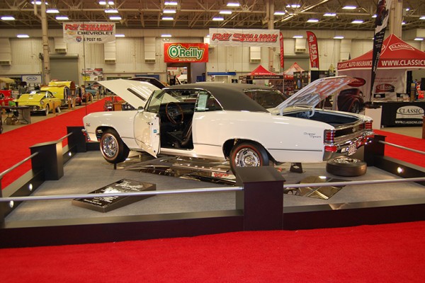 white first gen chevy chevelle ss with vinyl top