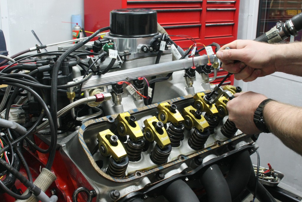 adjusting rocker arms on a big block chevy v8