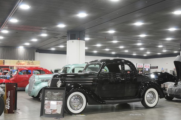 1935 ford five window coupe