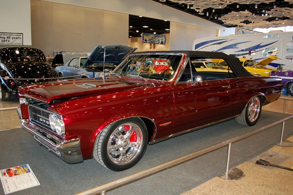 1964 pontiac gto at indoor car show
