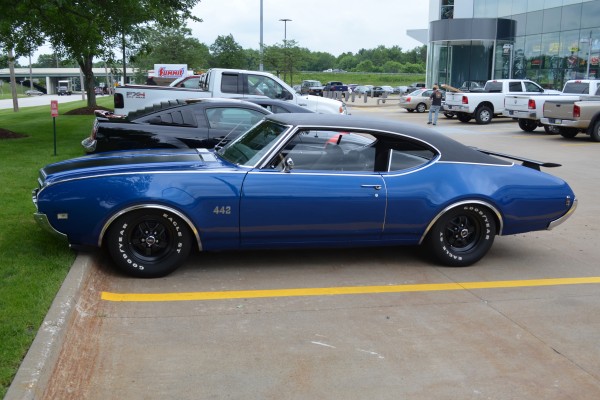 driver side profile view of an Oldsmobile cutlass 442