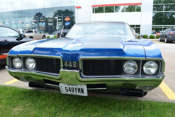 front grille of an Oldsmobile cutlass 442