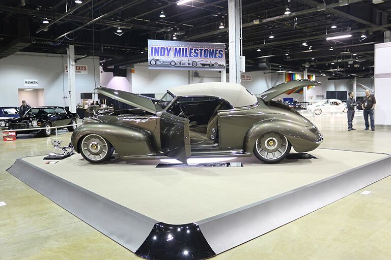 Billy & Debbie Thomas - 1939 Oldsmobile 'Olds Cool'