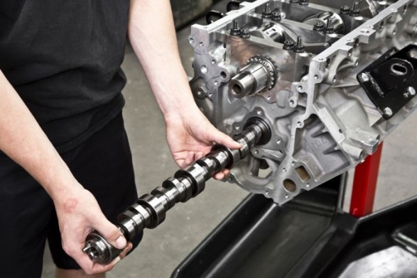 installing a camshaft in a gm ls7 engine