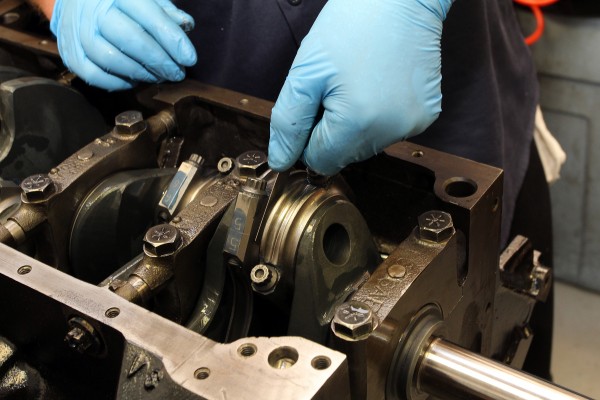 checking rod side clearance on a ford 498 cubic inch 427 engine