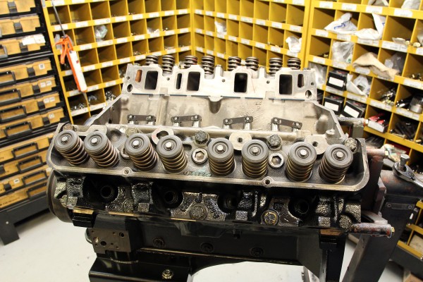 ford 498 cubic inch 427 engine in assembly room
