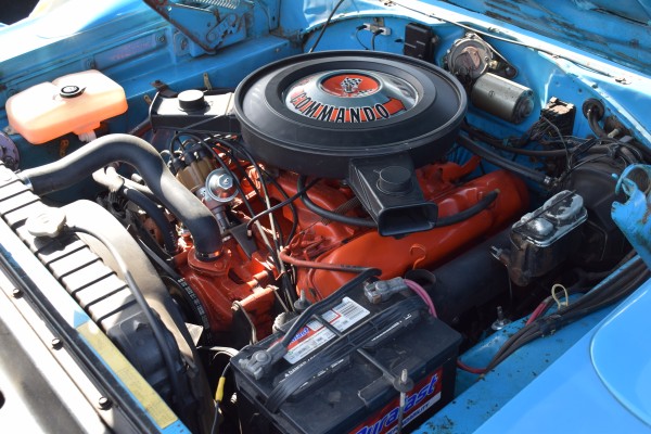 mopar commando v8 engine in an old muscle car