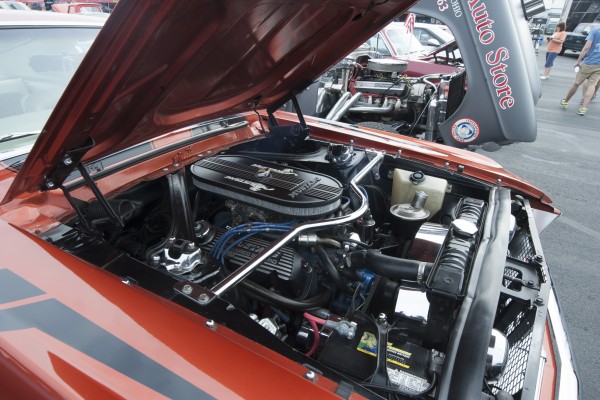 ford mustang v8 engine