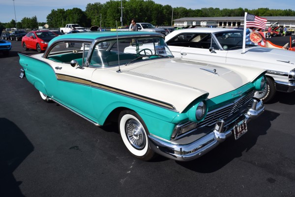 ford fairlane coupe 1957